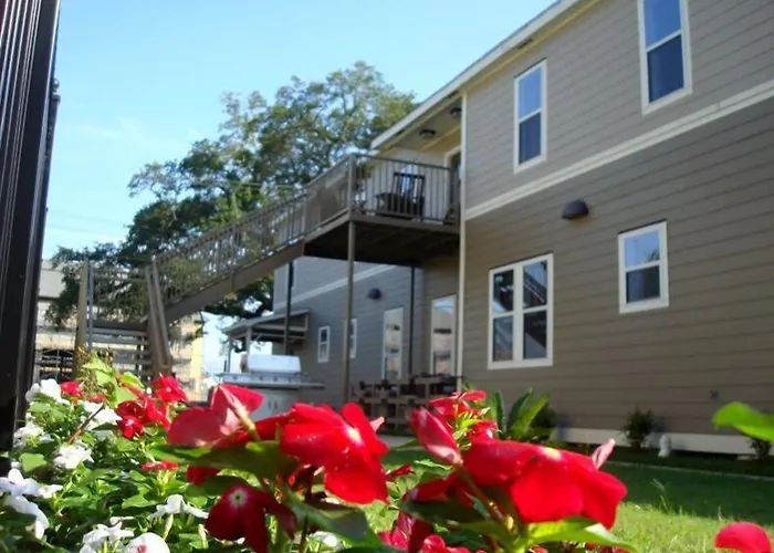 Choo Choo Lofts, 3 Bedroom 2 Bath, Full Kitchen - Lafayette, La