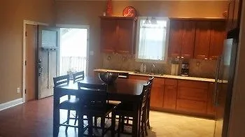 Choo Choo Lofts, 3 Bedroom 2 Bath, Full Kitchen - Lafayette, La Hotel 3*